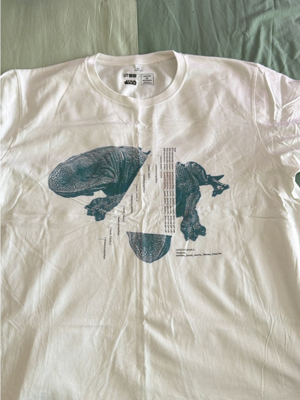 Star Wars Dewback UNIQLO UT Men’s White Graphic T‑Shirt with Teal Print-NWOT